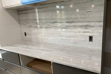 Quartzite - white fantasy  Full Backsplash